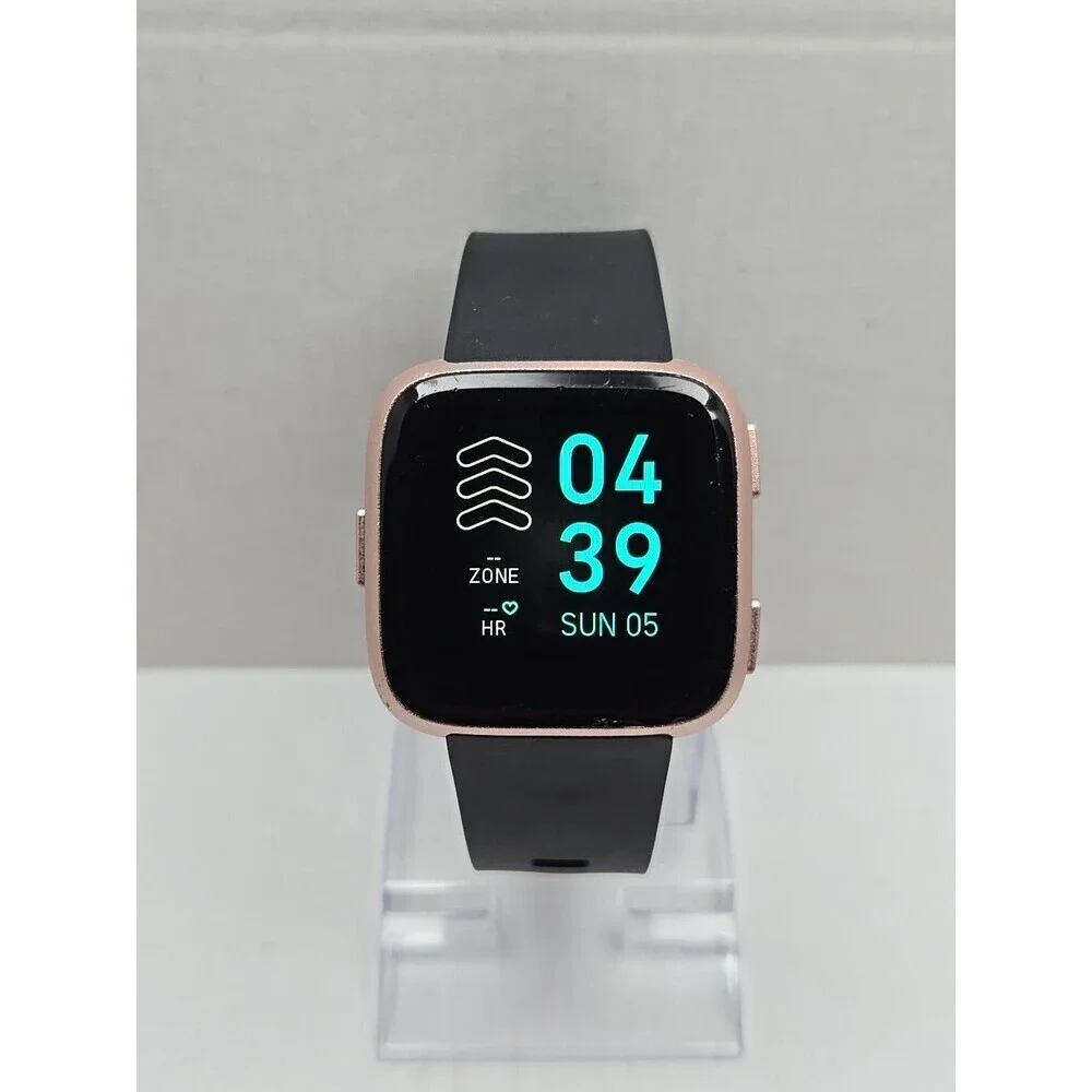 Fitbit Versa FB504 Smartwatch Fitness Heart Rate Bluetooth Activity W/ Charger